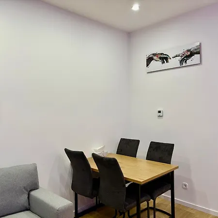 Apartment Line *